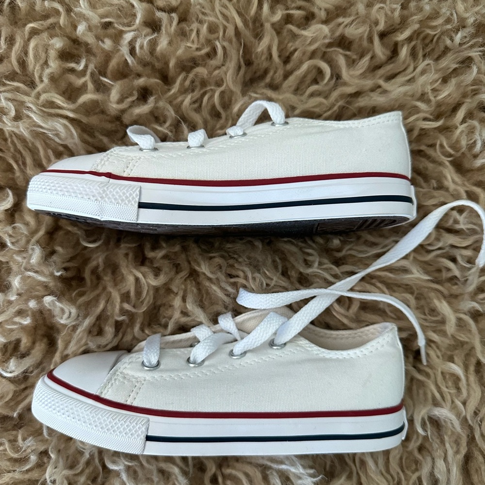 Little kids white low chuck taylors